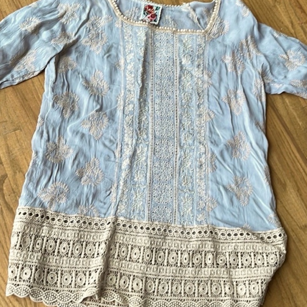 JOHNNY WAS TUNIC Small | minor damage on sleeve | PRELOVED ~ Dusty Blue
